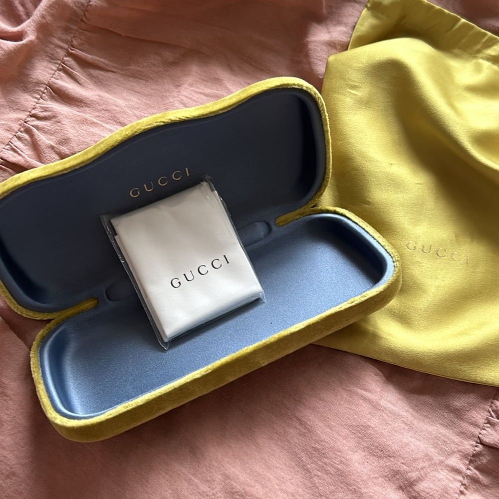 GUCCI Velvet Eyeglass Case with Dust Cover - CHARTREUSE